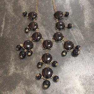 Statement necklace in black
